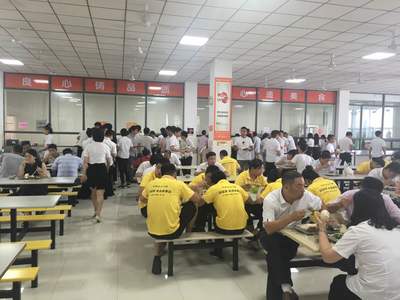 學生食堂困境與優(yōu)化路徑 承包管理策略分析